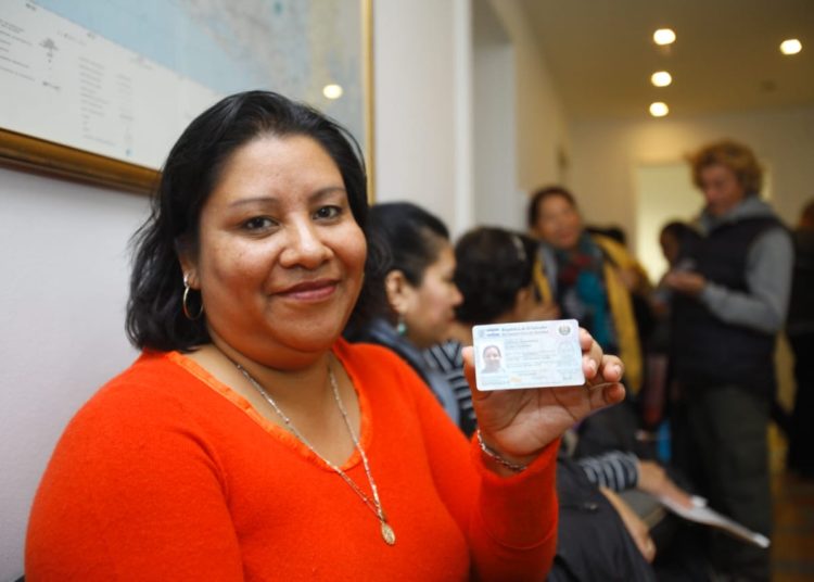 Salvadoreños residentes en Italia podrán tramitar su DUI