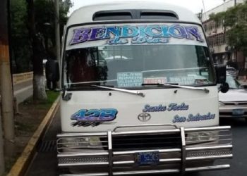 Capturan a microbusero de la ruta 42-B que habría ingerido 16 cervezas