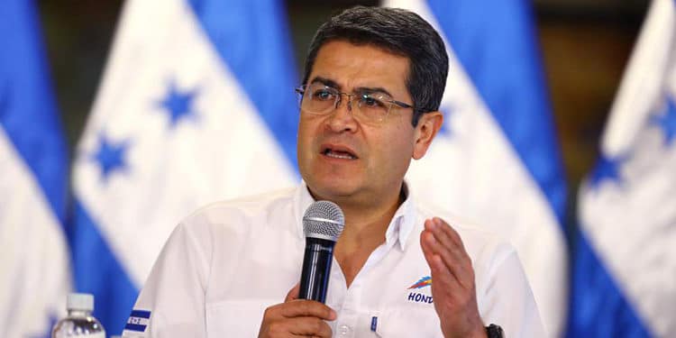 Opositores piden renuncia del presidente de Honduras tras sentencia de su hermano por narcotráfico