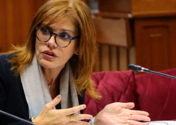 Mercedes Aráoz renuncia a la presidencia interina de Perú