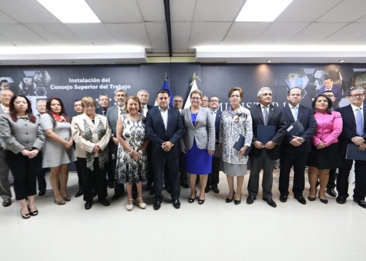 Ministerio de Trabajo y universidades firman convenio para facilitar prácticas laborales a estudiantes