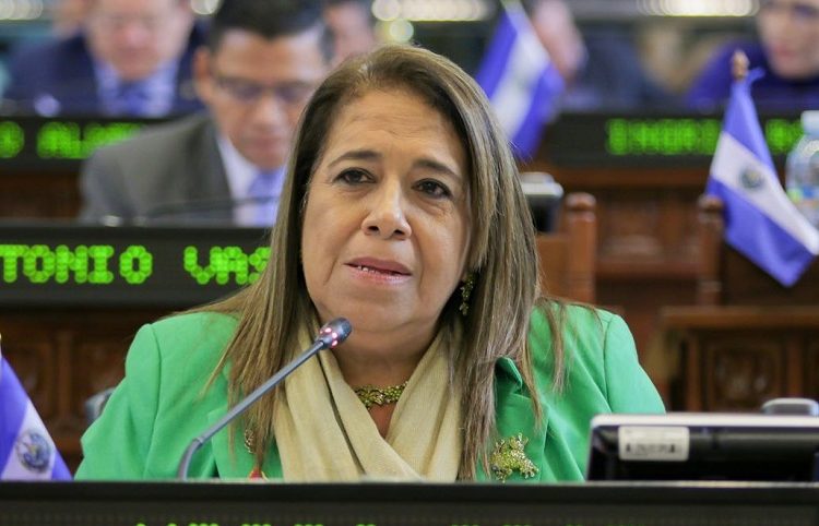 Nidia Díaz asegura que FMLN no dará sus votos para modificar protocolo de entendimiento de la AL