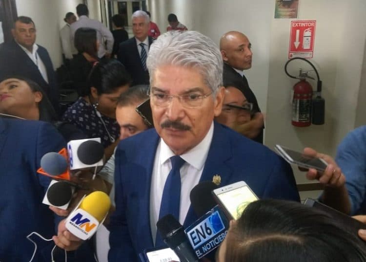 ARENA debe colaborar con FGR en investigación contra exministro René Figueroa, dice Quijano