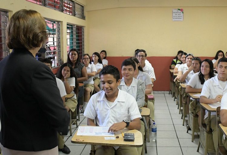 Estudiantes concluyen la PAES; prueba extraordinaria será el 11 de diciembre