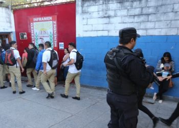 PNC custodia traslado de PAES y dará seguridad a los estudiantes el día de la prueba