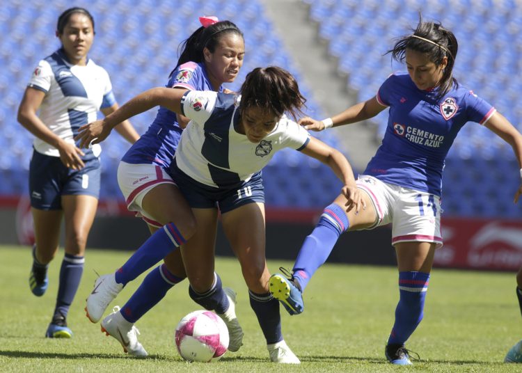 Comisión Disciplinaria desecha castigo al árbitro que revisó ropa interior de jugadoras del Puebla