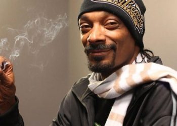 El rapero Snoop Dogg tiene un empleado que gana 50 mil dólares al año por hacerle los cigarros de marihuana