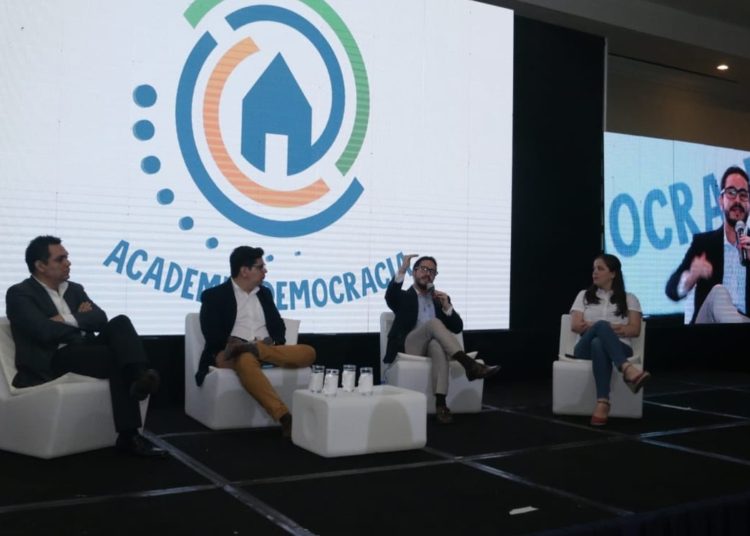 FUSADES lanza Academia Democracia