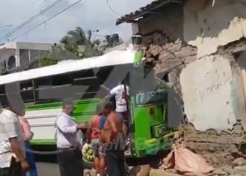 (VIDEO) Conductor de ruta 177 resulta con lesiones tras chocar contra una casa en San Vicente