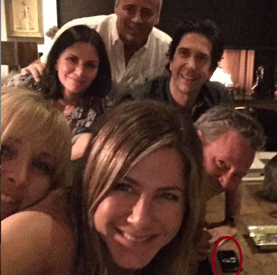 Detractores de Jennifer Aniston aseguran que vieron cocaína en la primera foto de la actriz en Instagram