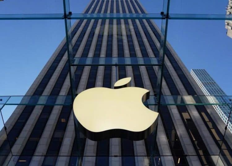 Hombre demanda a Apple por haberlo «convertido en homosexual»