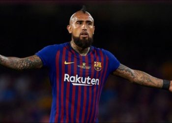 Arturo Vidal se volvió a mostrar molesto por no ser titular en el Barcelona