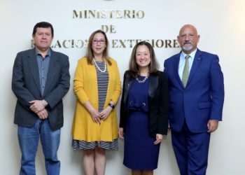 Subsecretaria principal adjunta del Hemisferio Occidental de EE.UU. visitó El Salvador