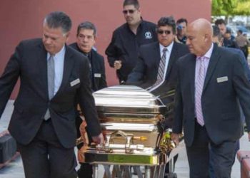 Creman restos de José José en Miami, Florida