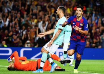 Con Luis Suárez y Messi, el Barcelona remonta y derrota al Inter de Milán en Liga de Campeones
