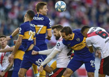 Boca y River se enfrentan este martes para definir al primer finalista de la Copa Libertadores