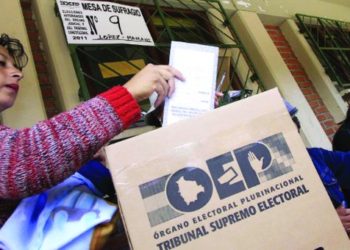 Unos 7 millones de bolivianos eligen presidente con posibilidades de segunda vuelta