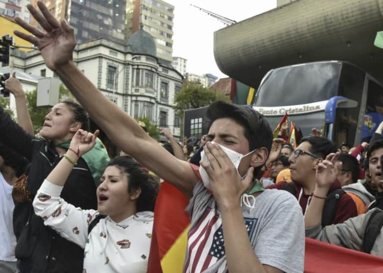 Se extienden las violentas protestas en Bolivia que ya dejan 29 heridos y 57 heridos