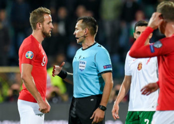 Renuncia el presidente de federación búlgara tras insultos racistas a jugadores ingleses