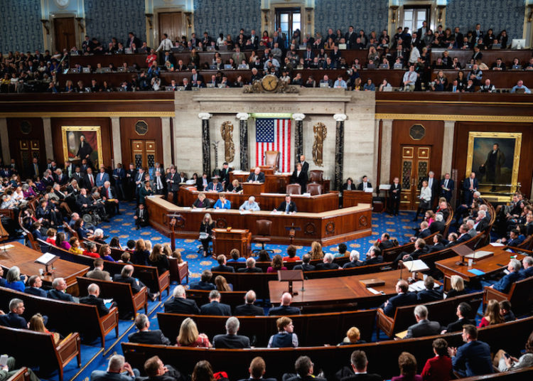 Congreso de Estados Unidos vota a favor de la investigación para destituir a Trump