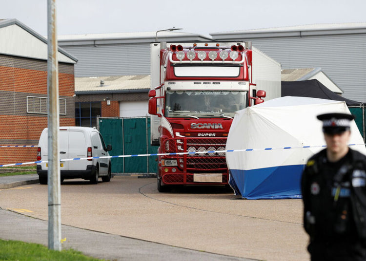 Revelan que las 39 personas del camión encontrado en Inglaterra iban vivas