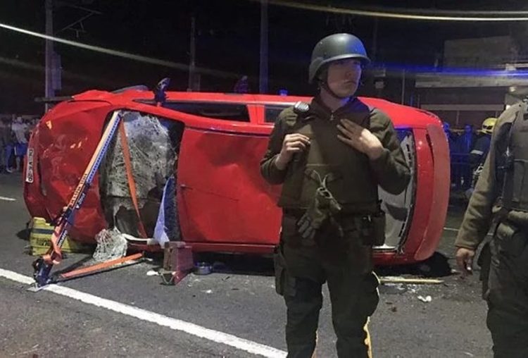 (VIDEO) Un conductor atropelló a manifestantes y elevó a 17 el número de muertos por las protestas en Chile