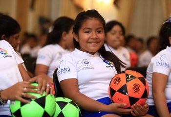 Bukele anuncia creación de 262 escuelas de fútbol a nivel nacional