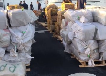 Guardia costera de EE.UU. incauta 13 toneladas de drogas con un valor de más de $300 millones