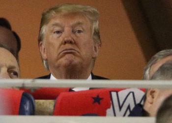 (VIDEO) «¡Enciérrenlo!»: Donald Trump fue abucheado durante un partido de béisbol en Estados Unidos