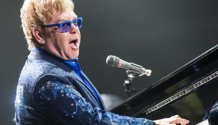 Elton John cancela su concierto por grave enfermedad