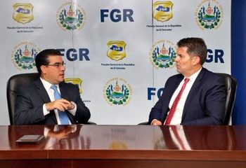 Fiscal general y director del FBI unen esfuerzo para combatir el crimen organizado transnacional
