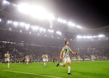 (VIDEO) Cristiano Ronaldo se inventó un penal para la victoria de Juventus ante Genova