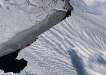 (VIDEO) Alerta en la Antártida por nuevas grietas en glaciar de casi el tamaño de Manhattan