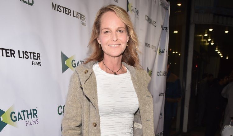 (VIDEO) Actriz Helen Hunt sufre accidente en auto y es hospitalizada