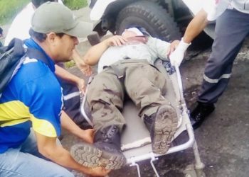 Buscan a mujer que atropelló a dos agentes del CAM de Santa Tecla