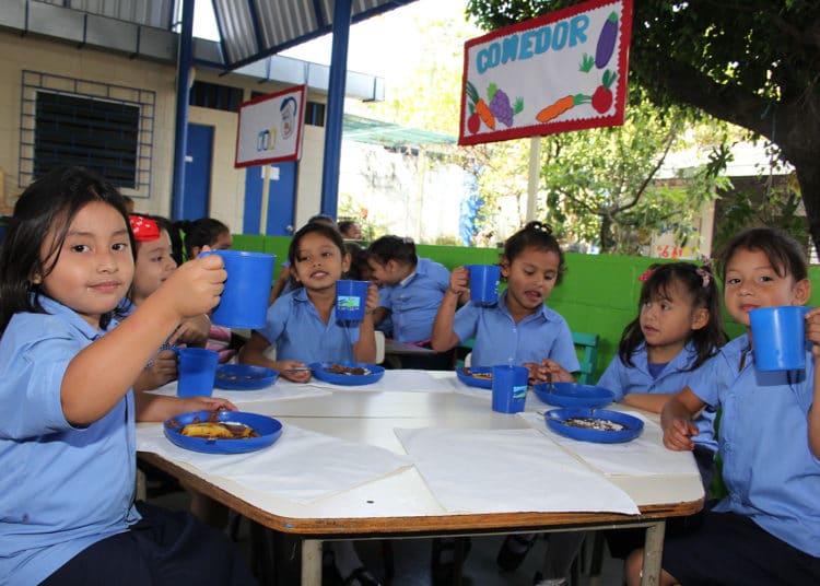 Gobierno anuncia reinicio de clases hasta próximo lunes