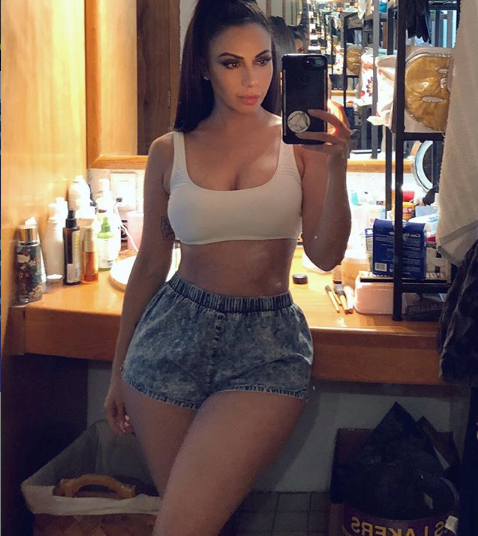 (VIDEO) Jimena Sánchez hipnotiza con el contoneo de caderas