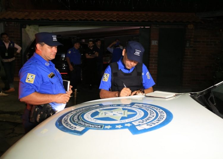 Multan negocios de Zona Rosa y de la Escalón por no tener permisos para vender bebidas alcohólicas