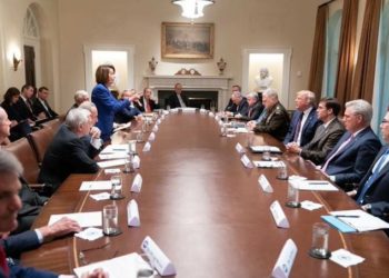 Trump se enfurece en reunión en Casa Blanca sobre Siria e insulta a líder demócrata Nacy Pelosi
