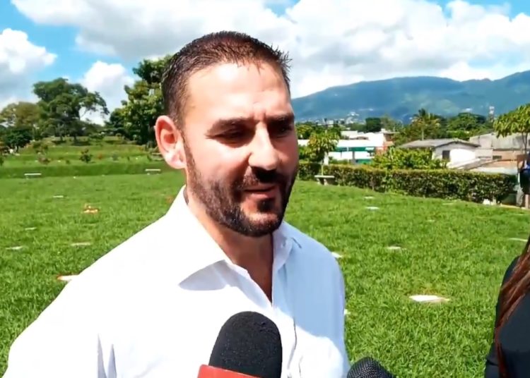 Muyshondt acusa a exconcejal de ARENA de cerrar la Juan Pablo II para atacar su gestión