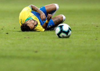 El PSG confirma que Neymar estará un mes fuera de las canchas