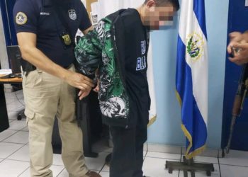 Marero salvadoreño buscado por homicidio es entregado por autoridades guatemaltecas