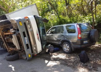 Corresponsales de Univisión sufren accidente de tránsito en Cacaopera, Morazán