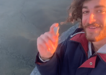 (VIDEO) Turistas lanzan rocas desde un precipicio pero vuelven como bumerang