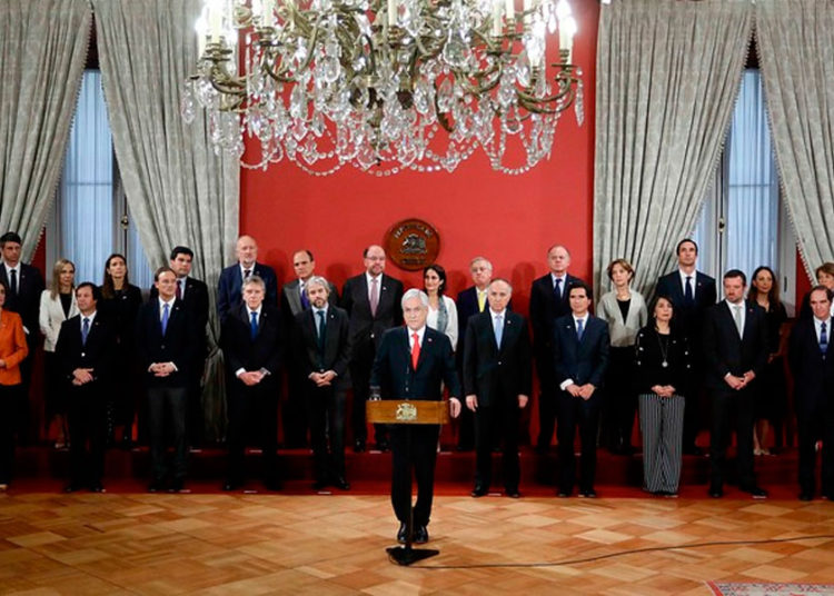 Sebastián Piñera juramentó a su nuevo gabinete, con ocho cambios tras protestas sociales en Chile