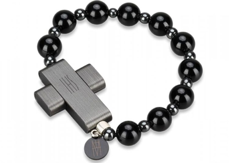 Vaticano vende ‘rosario inteligente’ para rezar por la paz