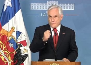 El presidente Piñera suspende el aumento del pasaje del metro en Santiago de Chile