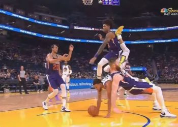 (VIDEO) Stephen Curry de los Golden State sufre la fractura de su mano izquierda