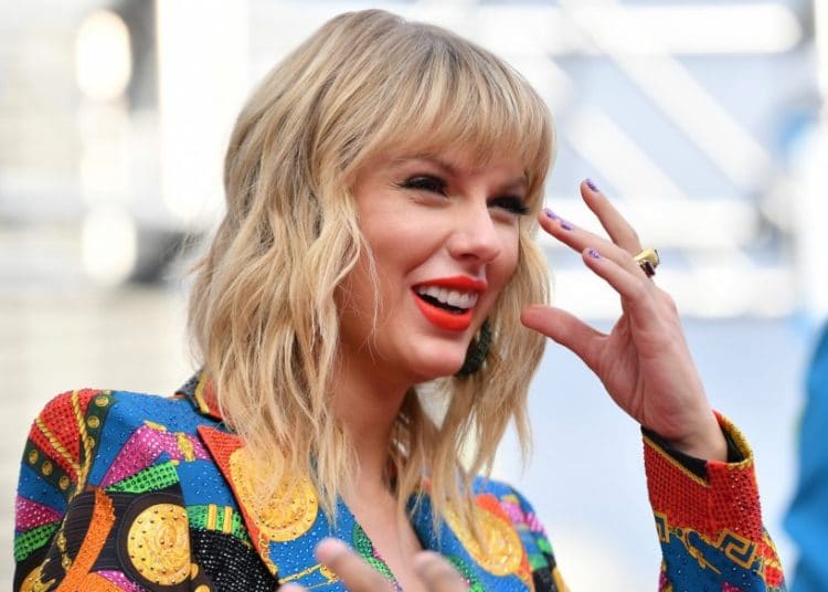 Madre de Taylor Swift filtra inédito y vergonzoso video de la cantante