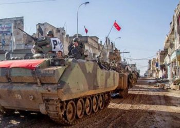 Ejército sirio avanza hacia las fuerzas turcas mientras Estados Unidos se retira